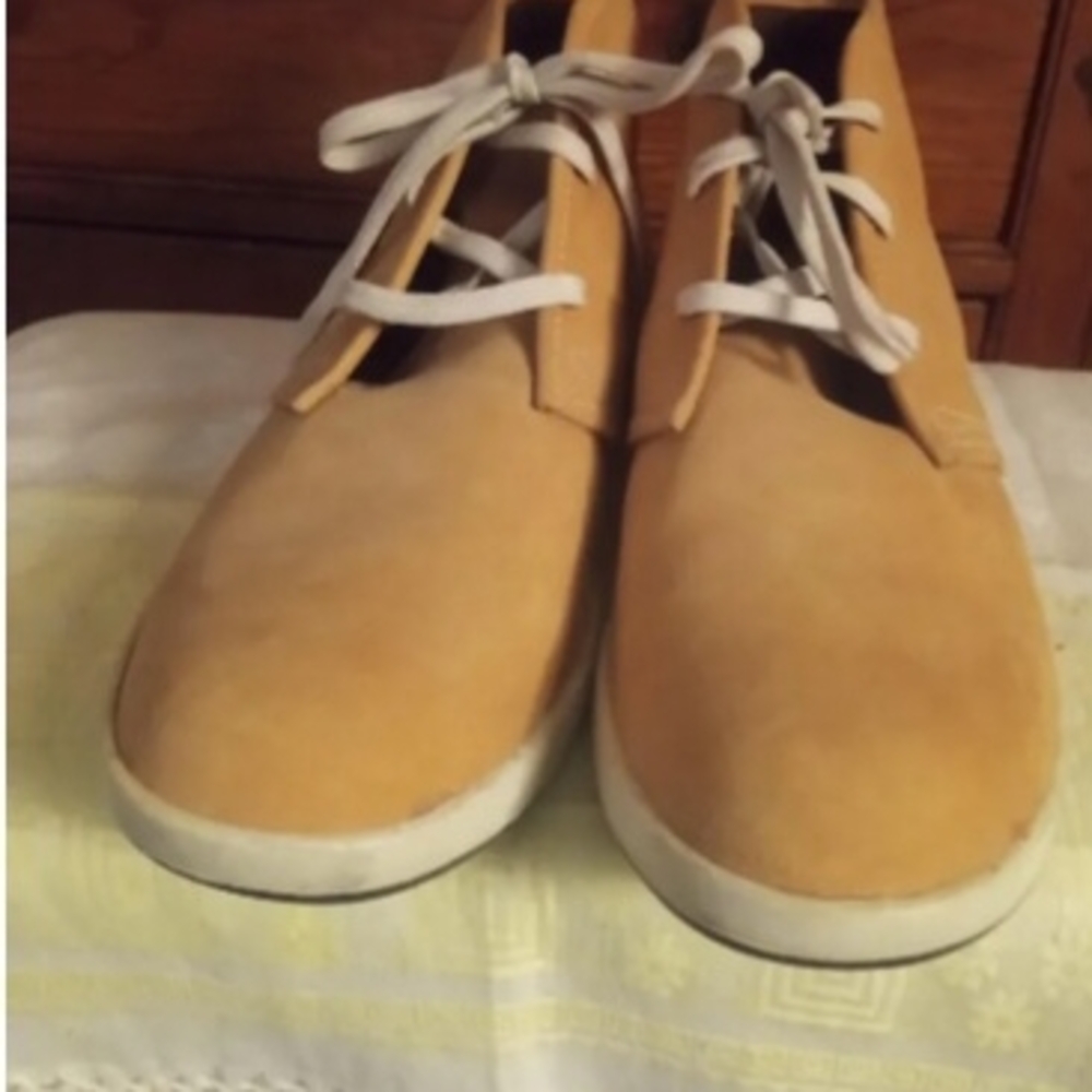 Timberland Tan and White Chukka Boots Modern Style